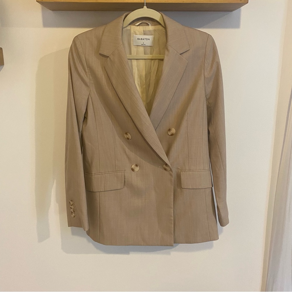 Aritzia Babaton Double Breasted Blazer khaki color size 4